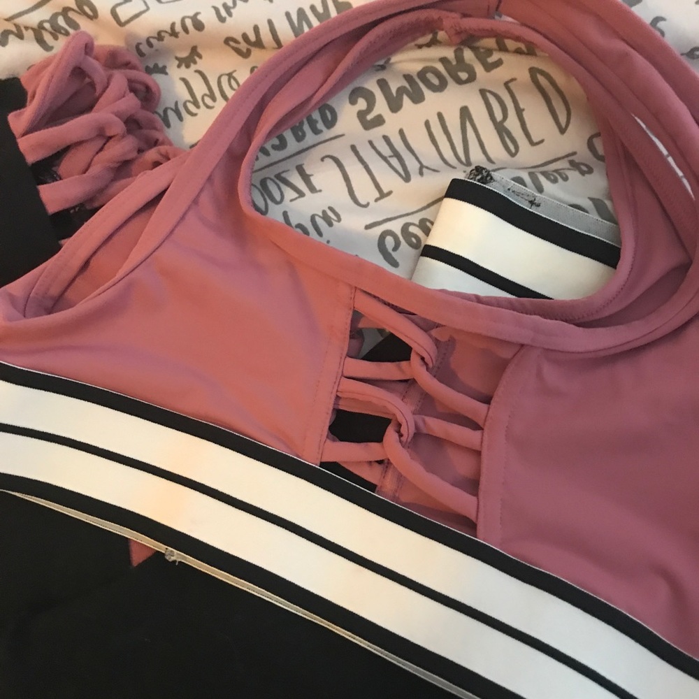VS PINK LIMITED EDITION SET - Picture 2 of 5